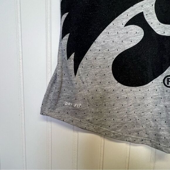College lowa Hawkeyes Nike Women's Dri-Blend
Gear Up Performance Tank Top M - Picture 8 of 11